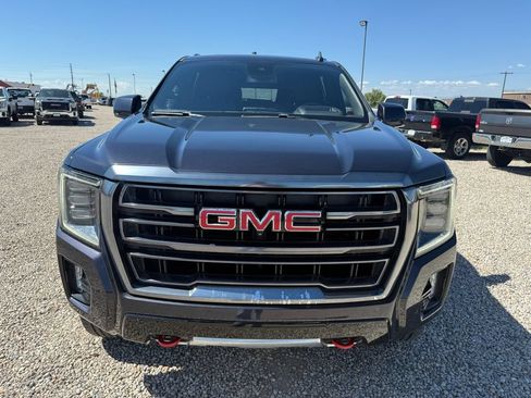 Used 2023 GMC Yukon XL AT4 w/ Technology Package AWD/4WD image 3