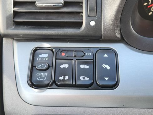 Used 2010 Honda Odyssey Touring image 25