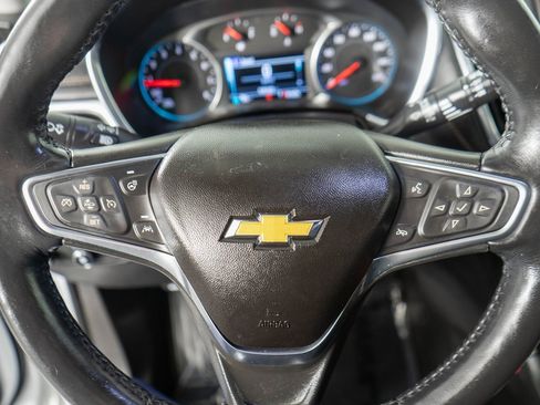 Used 2018 Chevrolet Equinox Premier image 15