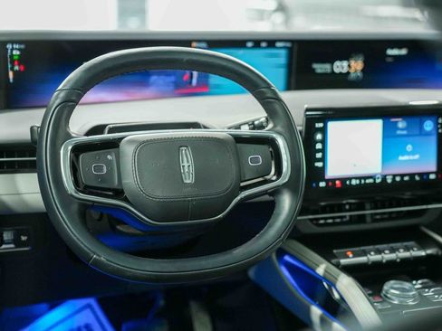 Used 2024 Lincoln Nautilus Reserve w/ Equipment Group 202A image 27