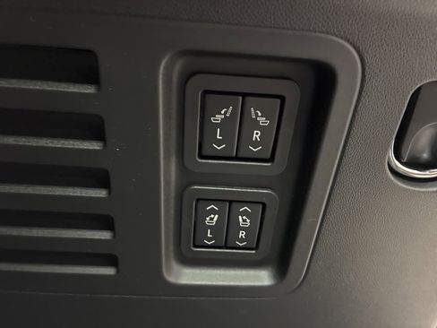 New 2026 Buick Enclave Sport Touring w/ Power Package image 19