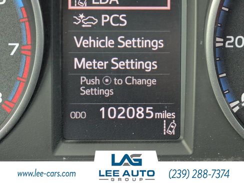 Used 2018 Toyota RAV4 LE FWD image 22