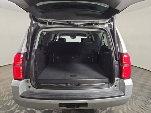 Used 2018 Chevrolet Suburban LT image 32