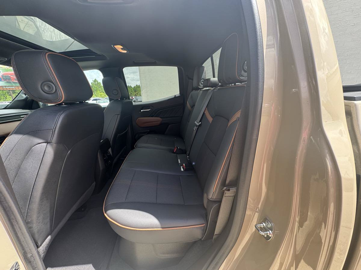 Used 2024 GMC Canyon AT4 w/ Technology Package AWD/4WD image 8