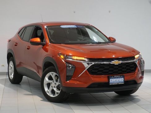 Certified 2024 Chevrolet Trax LS w/ LS Convenience Package image 2