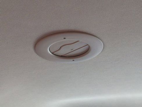 Used 2019 Chevrolet Traverse RS image 25