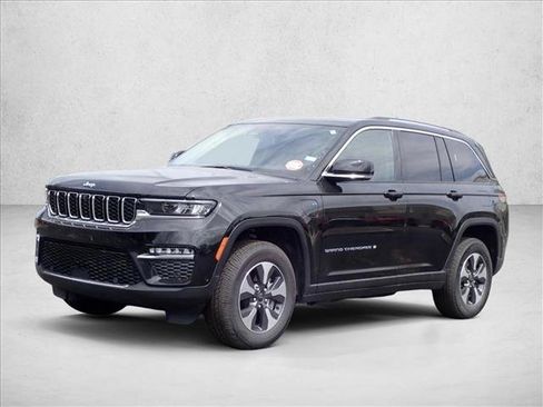 Used 2022 Jeep Grand Cherokee Limited 4xe w/ Luxury Tech Group II AWD/4WD image 6
