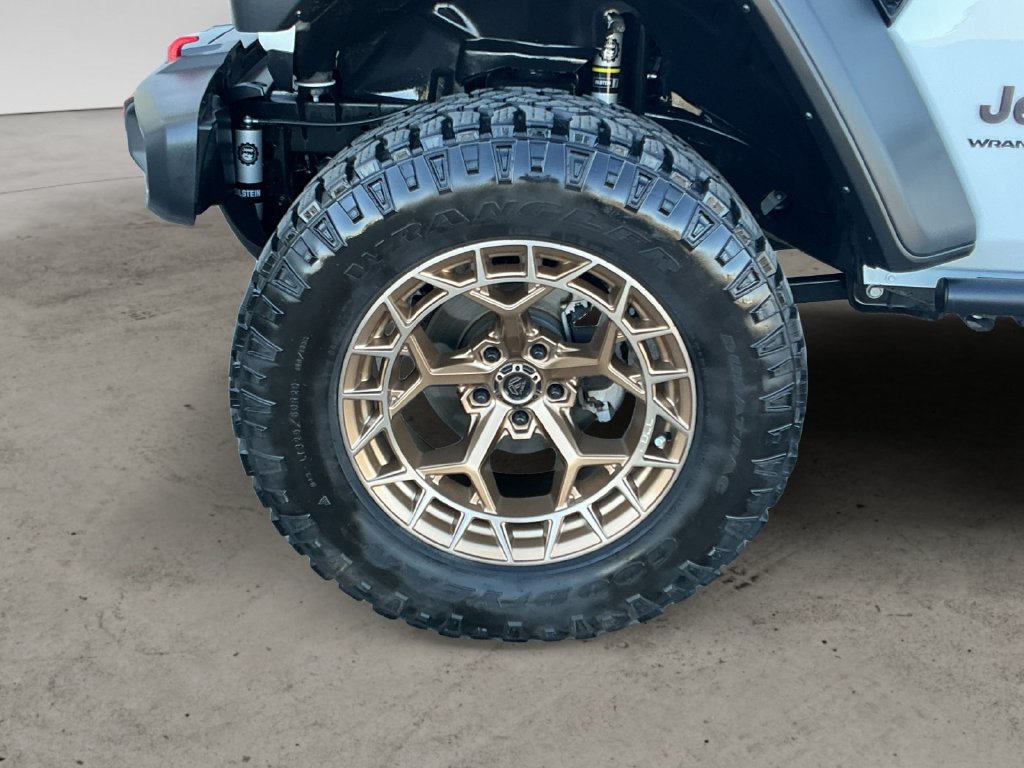 Used 2024 Jeep Wrangler Unlimited Rubicon AWD/4WD image 13