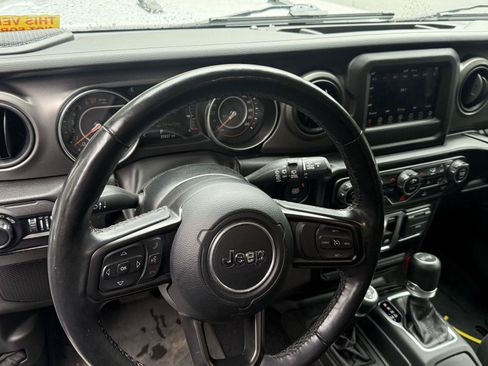 Used 2022 Jeep Wrangler Sport AWD/4WD image 10