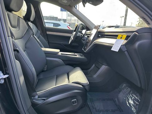 New 2025 Volvo EX90 Plus w/ Protection Package Premier image 10