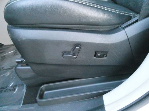 Used 2011 Chrysler Town & Country Touring-L w/ Entertainment Group #2 image 15