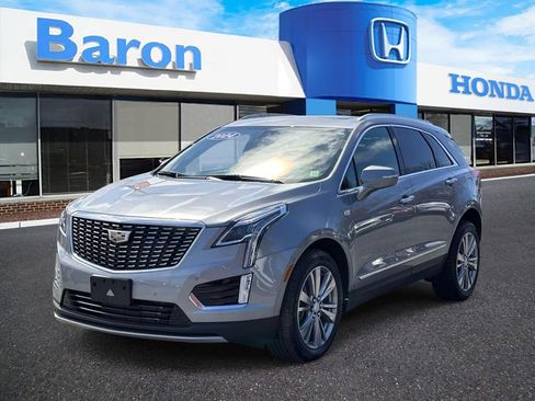 Used 2024 Cadillac XT5 Premium Luxury AWD/4WD image 2