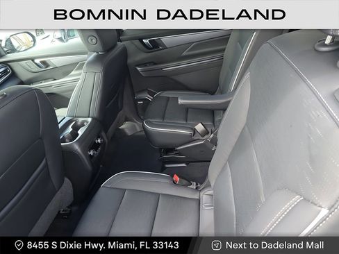 Used 2025 Buick Enclave Sport Touring image 14