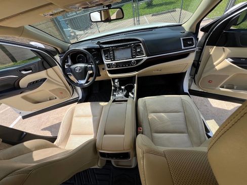 Used 2016 Toyota Highlander Limited FWD image 36