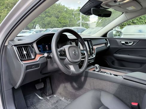 Certified 2025 Volvo V60 B5 Cross Country Plus AWD/4WD image 11