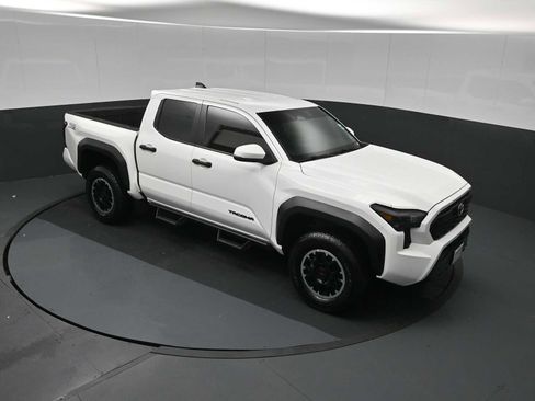 Used 2024 Toyota Tacoma TRD Off-Road w/ TRD Off Road Upgrade Package AWD/4WD image 10