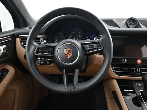 Certified 2026 Porsche Macan AWD/4WD image 13