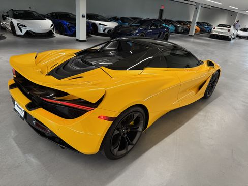 Used 2022 McLaren 720S Spider RWD image 13