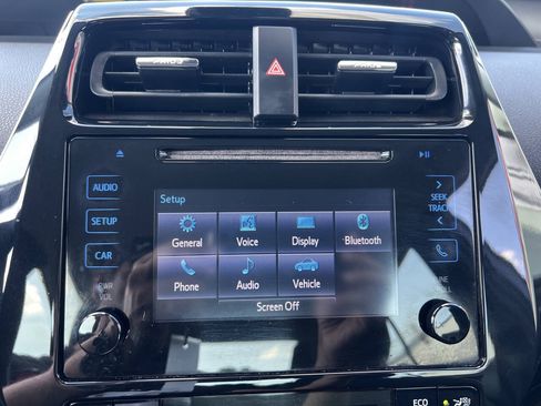 Used 2017 Toyota Prius Two FWD image 15