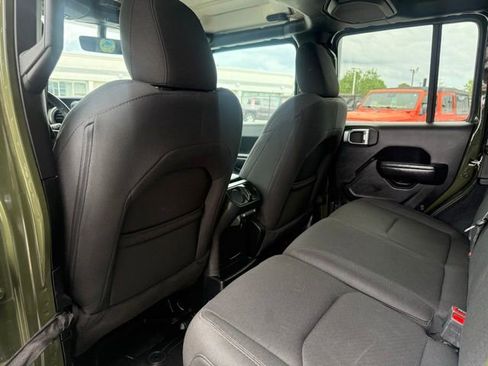 Used 2023 Jeep Wrangler Unlimited w/ Cold Weather Group AWD/4WD image 35