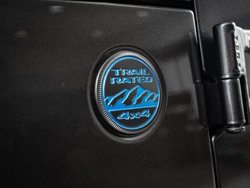 Used 2024 Jeep Wrangler Unlimited image 14