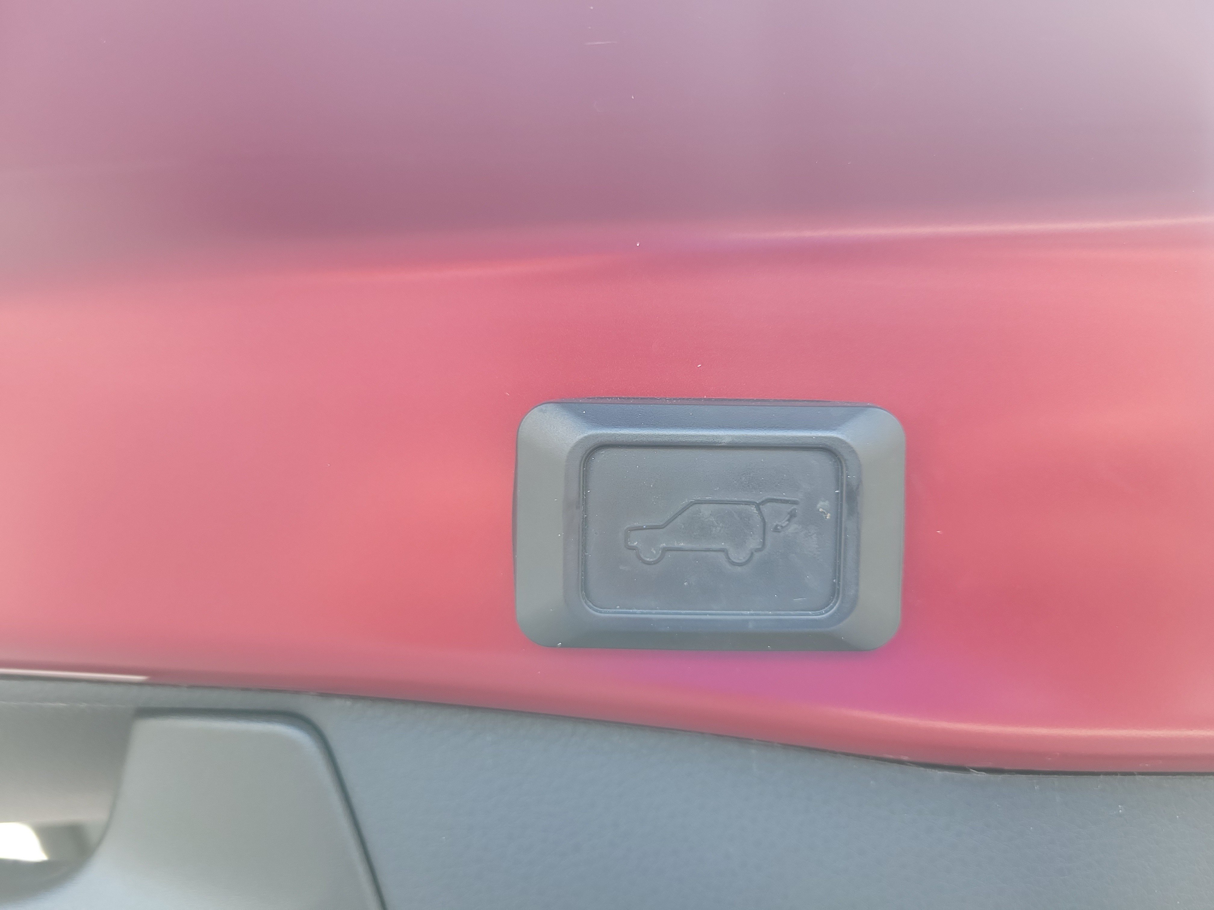 Certified 2021 Toyota RAV4 XLE w/ Convenience Package FWD image 11