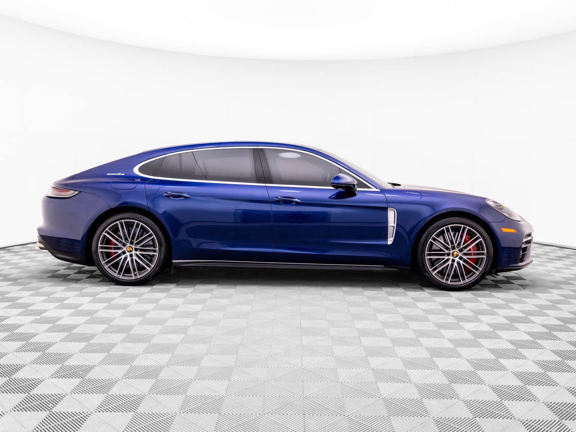 Certified 2023 Porsche Panamera Turbo S Executive AWD/4WD image 7