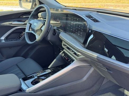 New 2025 Audi Q5 Premium Plus image 11