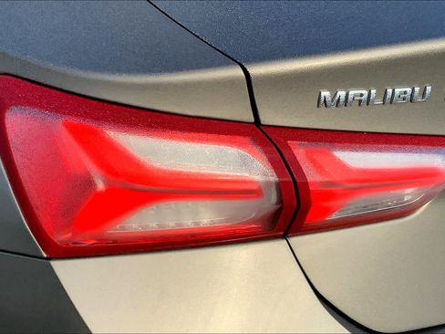 Used 2020 Chevrolet Malibu Premier FWD image 28