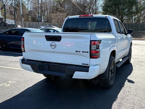 Certified 2023 Nissan Frontier SV w/ Midnight Edition Package image 6