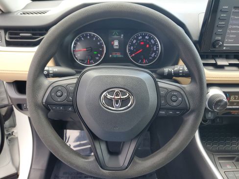 Used 2022 Toyota RAV4 XLE image 22