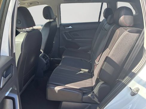 Used 2024 Volkswagen Tiguan Wolfsburg Edition FWD image 15