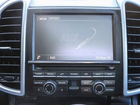 Used 2016 Porsche Cayenne image 36