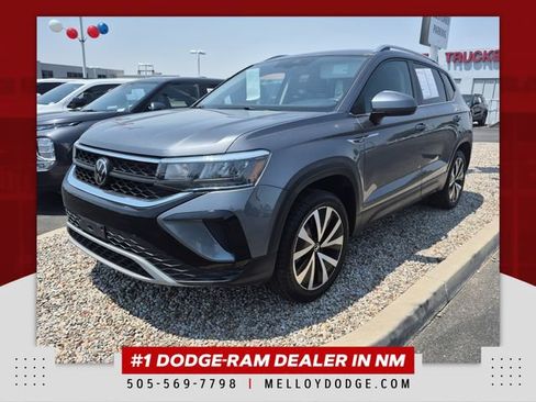 Used 2024 Volkswagen Taos SE FWD image 1