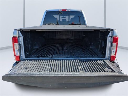 Used 2017 Ford F250 Lariat w/ Chrome Package image 12