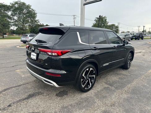 Used 2024 Mitsubishi Outlander AWD image 7