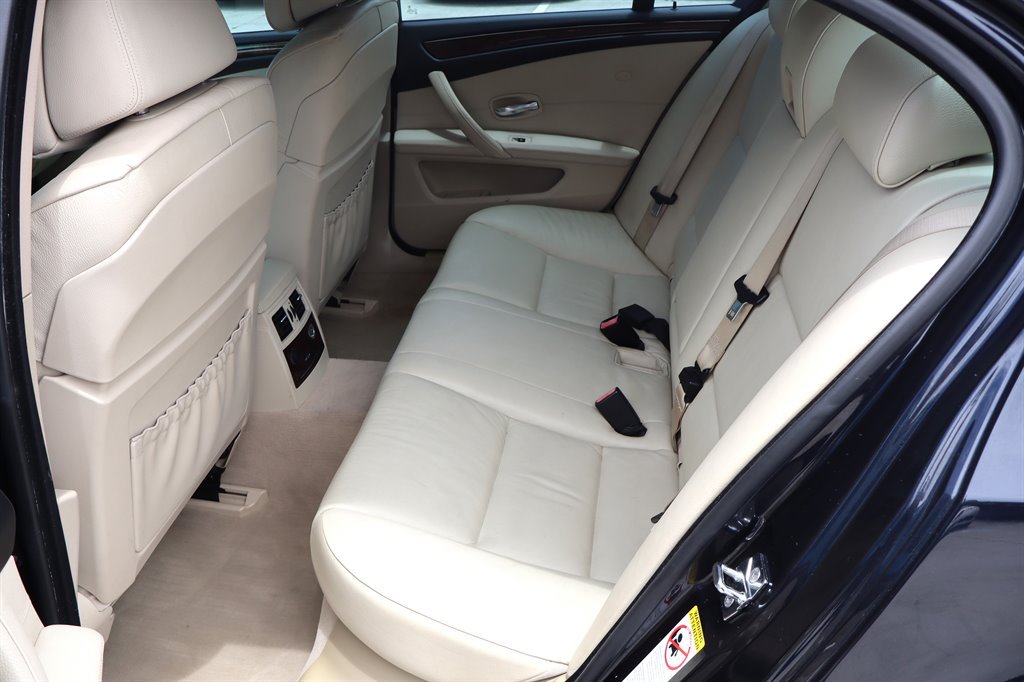 Used 2008 BMW 550i Sedan w/ Sport Pkg RWD image 19