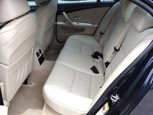 Used 2008 BMW 550i Sedan w/ Sport Pkg RWD image 19