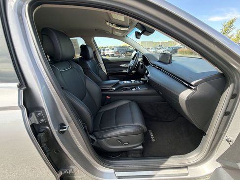 Used 2025 Genesis GV70 2.5T AWD/4WD image 24