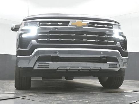 Used 2022 Chevrolet Silverado 1500 LTZ AWD/4WD image 29