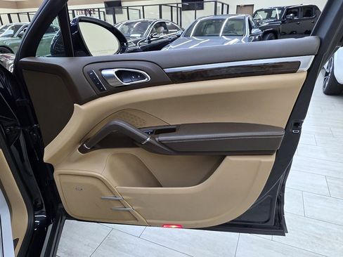 Used 2016 Porsche Cayenne AWD/4WD image 44