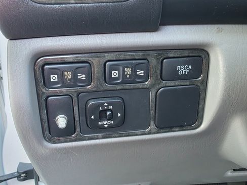 Used 2003 Toyota Land Cruiser w/ Convenience Pkg AWD/4WD image 35