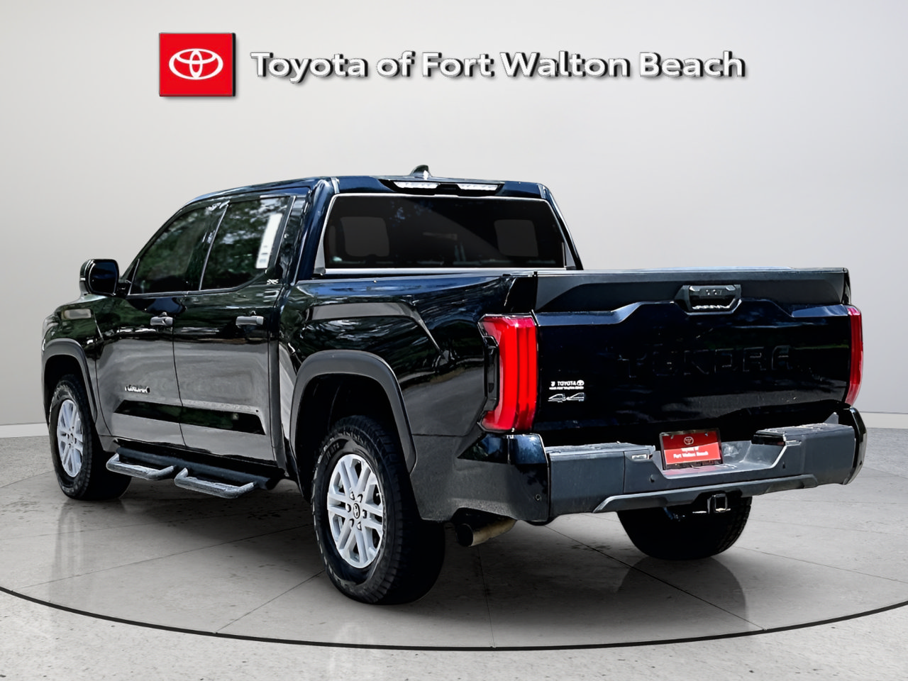 Used 2024 Toyota Tundra SR5 w/ SR5 Convenience Package AWD/4WD image 4