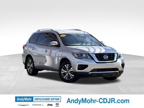 Used 2020 Nissan Pathfinder S FWD image 1