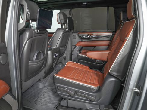 Used 2023 GMC Yukon XL Denali Ultimate w/ LPO, Floor Liner Package image 15