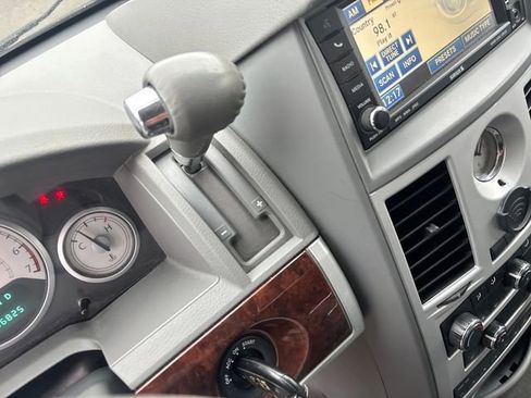 Used 2010 Chrysler Town & Country Touring image 23