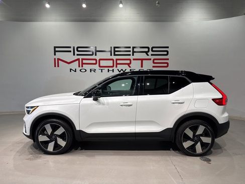 Used 2024 Volvo XC40 Recharge Plus w/ Protection Package Premier image 9
