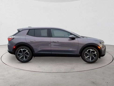 New 2026 Chevrolet Equinox EV LT image 4