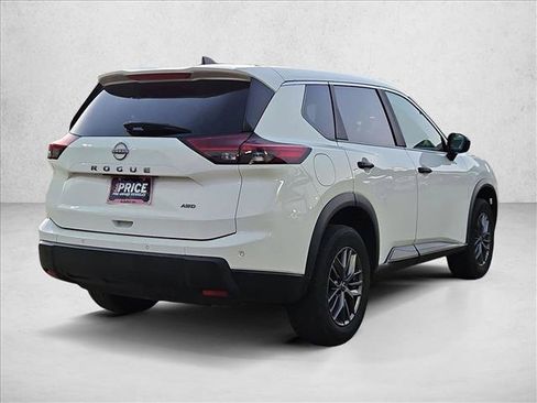 Used 2024 Nissan Rogue S AWD/4WD image 5