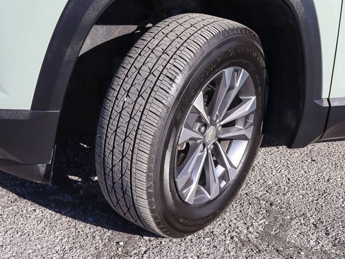 Used 2025 Chevrolet Equinox LT w/ Convenience Package II image 17